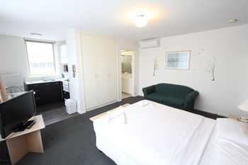 Drummond Apartments Services - Accommodation Perth 15