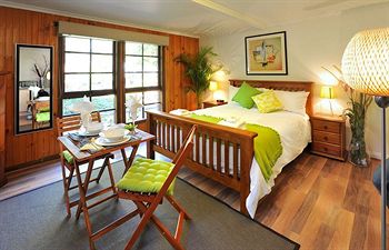 Holly Lodge - Accommodation Perth 1