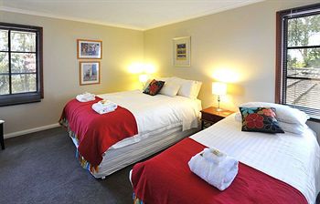 Holly Lodge - Accommodation Perth 21