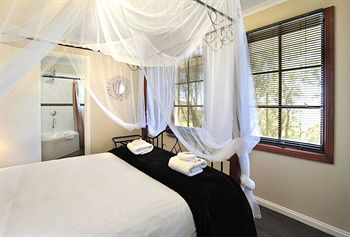 Holly Lodge - Accommodation Perth 22