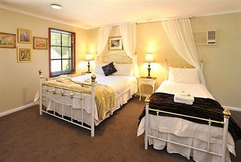 Holly Lodge - Accommodation Perth 23