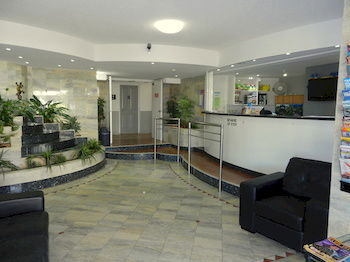 Beachside Resort - Kawana Waters - Accommodation Perth 1