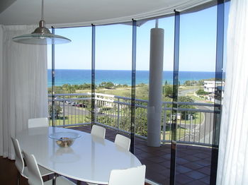 Beachside Resort - Kawana Waters - Accommodation Perth 2