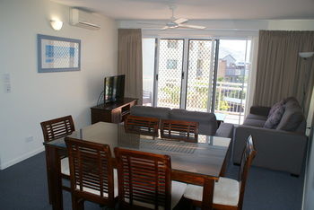 Beachside Resort - Kawana Waters - Accommodation Perth 18