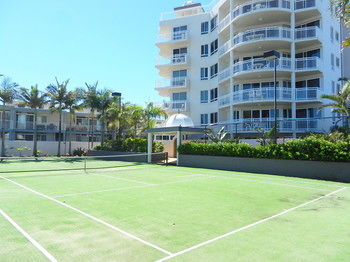 Beachside Resort - Kawana Waters - Accommodation Perth 23
