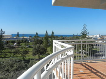 Beachside Resort - Kawana Waters - Accommodation Perth 42