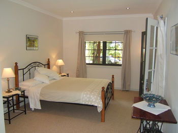 Whispering Pines Chalet & Cottages - Accommodation Perth 21
