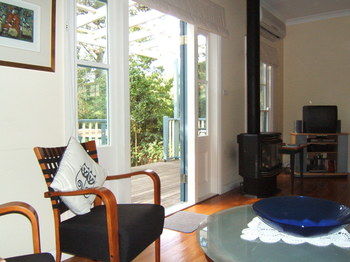 Whispering Pines Chalet & Cottages - Accommodation Perth 23
