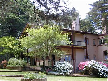Whispering Pines Chalet & Cottages - Accommodation Perth 2