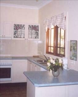 Whispering Pines Chalet & Cottages - Accommodation Perth 6