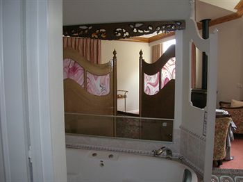 A Camelot Tower & Penthouse - Perth Resorts 19