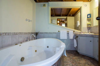 A Camelot Tower & Penthouse - Perth Resorts 50