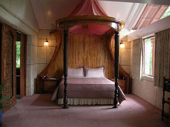 A Camelot Tower & Penthouse - Perth Resorts 6