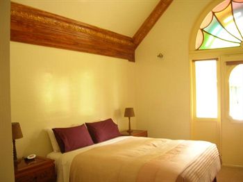 A Camelot Tower & Penthouse - Perth Resorts 7