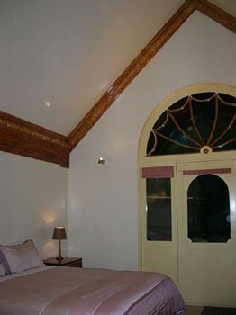A Camelot Tower & Penthouse - Perth Resorts 8