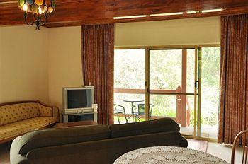 A Camelot Tower & Penthouse - Perth Resorts 10