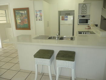 Sunset Cove Noosa - Accommodation Perth 0