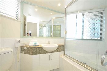 Malibu Mooloolaba - Perth Resorts 1