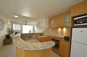 Malibu Mooloolaba - Perth Resorts 12