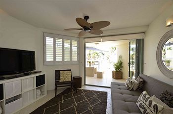 Malibu Mooloolaba - Perth Resorts 13