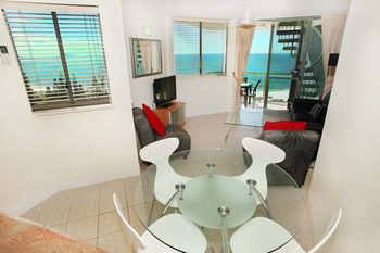 Malibu Mooloolaba - Perth Resorts 26