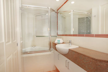 Malibu Mooloolaba - Perth Resorts 36