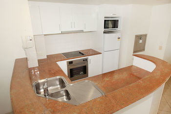 Malibu Mooloolaba - Perth Resorts 38