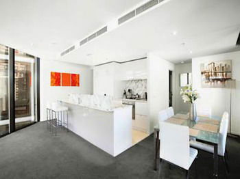 Docklands Executive Apartments - Accommodation Perth 9
