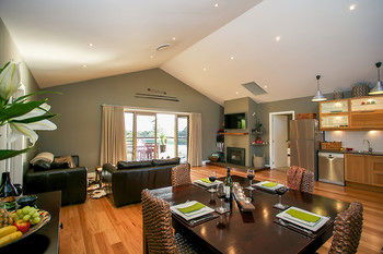Lilies Luxury Retreats - Accommodation Perth 32