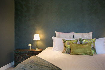 Lilies Luxury Retreats - Accommodation Perth 36