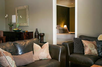 Lilies Luxury Retreats - Accommodation Perth 42