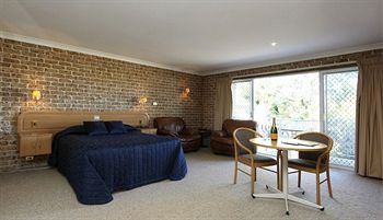 The Hermitage Motel - Accommodation Perth 25
