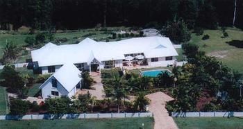 Ninderry Manor Luxury Retreat - Accommodation Perth 0