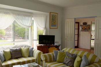 Ninderry Manor Luxury Retreat - Accommodation Perth 3