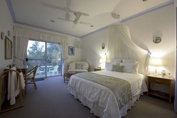 Ninderry Manor Luxury Retreat - Accommodation Perth 10