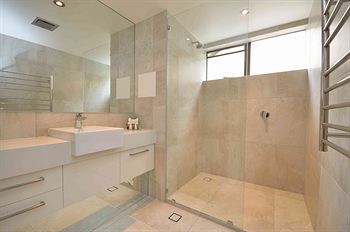 Saks On Hastings - Accommodation Perth 3