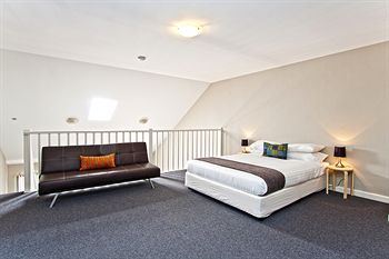 Ryals Serviced Apartments Camperdown - Accommodation Perth 3