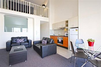 Ryals Serviced Apartments Camperdown - Accommodation Perth 7