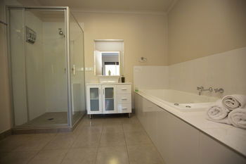 De'Vine Escape - Accommodation Perth 11