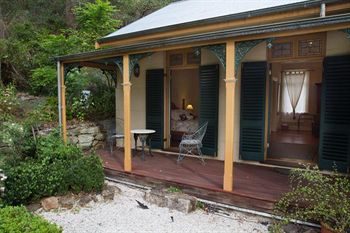 Tizzana Winery Bed & Breakfast - Accommodation Perth 3