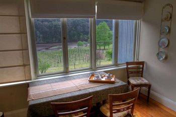 Tizzana Winery Bed & Breakfast - Accommodation Perth 4