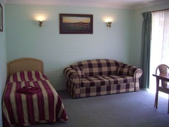 Homestead Motel - Accommodation Perth 3