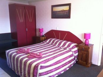 Homestead Motel - Accommodation Perth 4