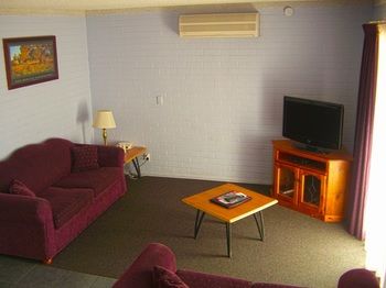 Homestead Motel - Accommodation Perth 12