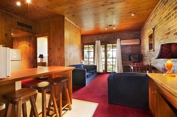Macquarie Inn - Accommodation Perth 12