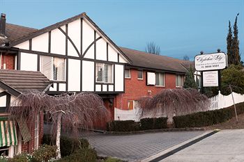 Elizabethan Lodge - Accommodation Perth 9