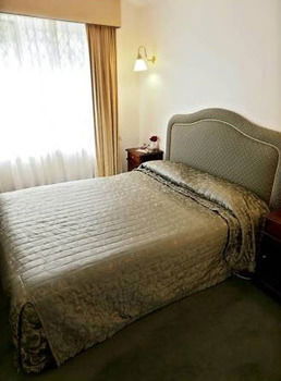 Elizabethan Lodge - Accommodation Perth 17