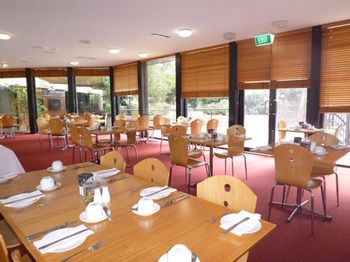 Dingley International Hotel - Accommodation Perth 2
