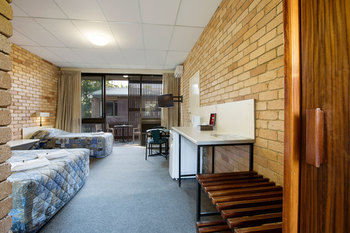 Villa Noosa Hotel - Accommodation Perth 1