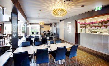 Villa Noosa Hotel - Accommodation Perth 30